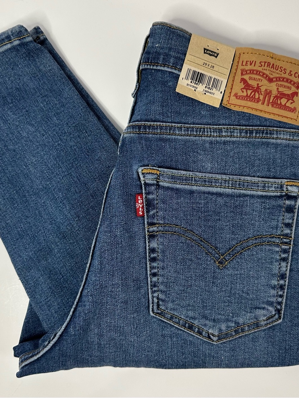 NWT Levi’s 720 High Rise Super Skinny Jeans – Size 29 ✨